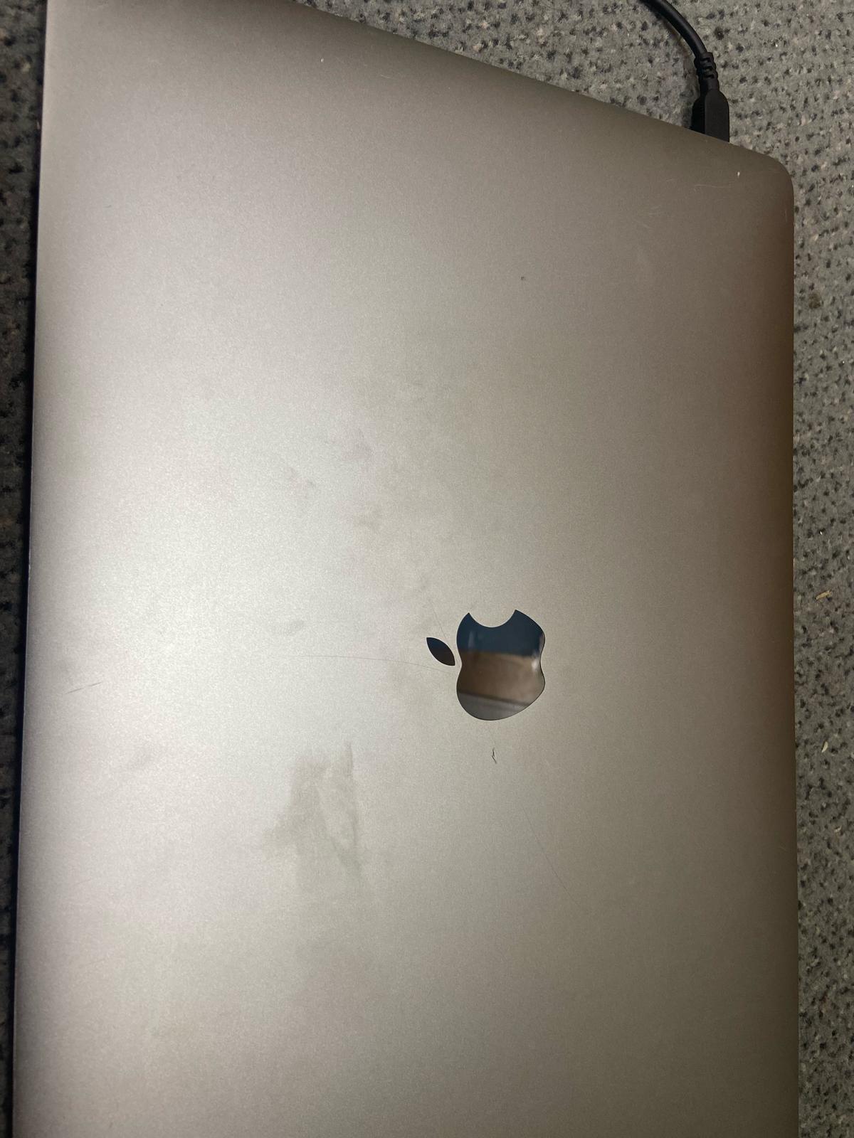 MacBook Pro (15-inch, 2019)