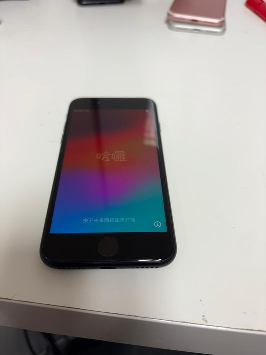 iPhone SE 2020 64GB Refurbished Black/ White